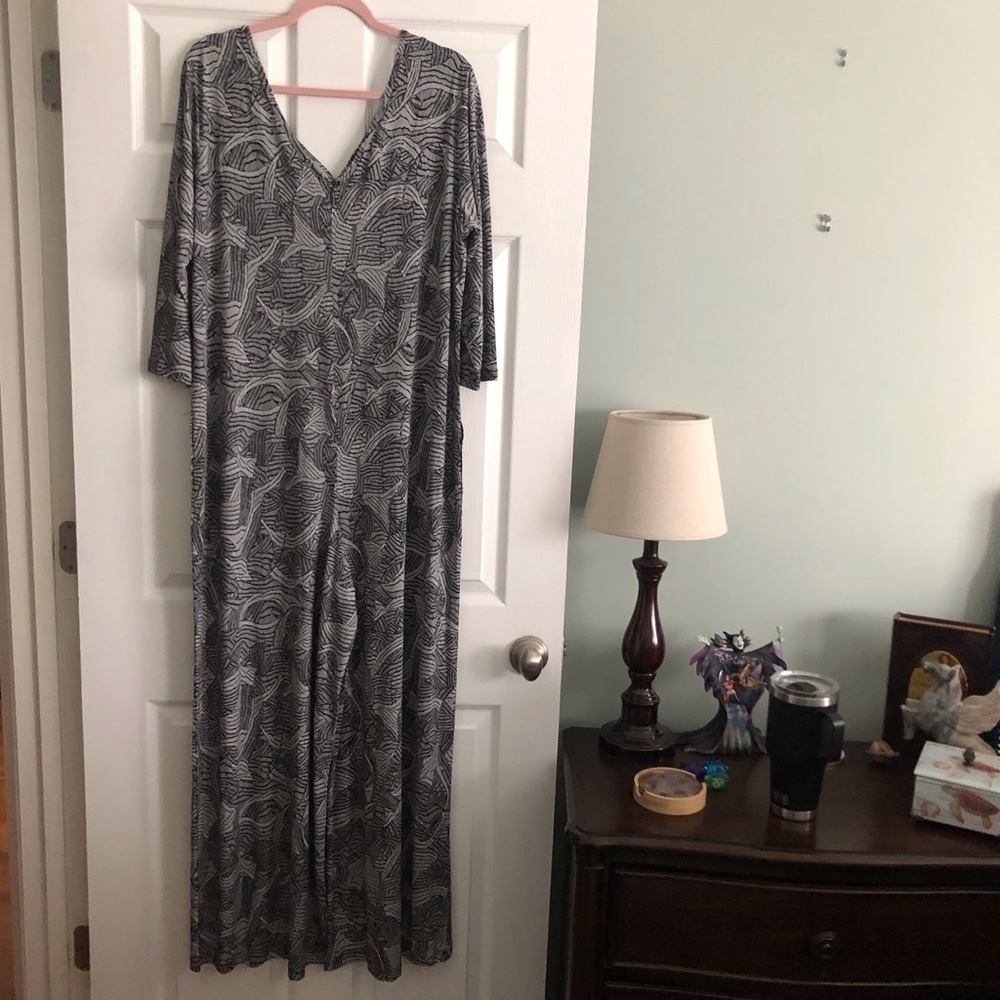 Navy & white wide leg jumpsuit in size XL